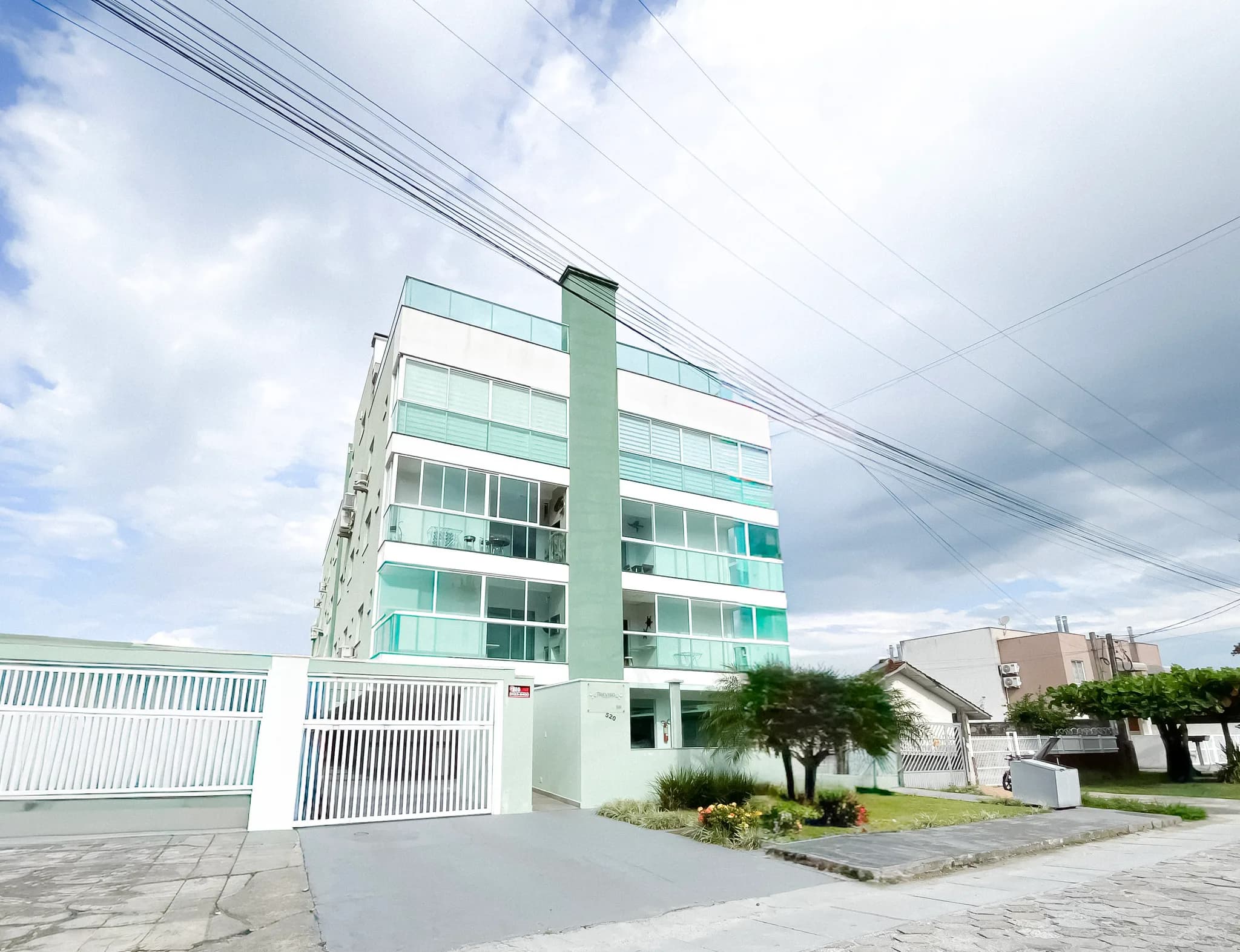 COBERTURA EM CAIOBÁ COM 3 SUITES, PRONTINHA PARA MORAR