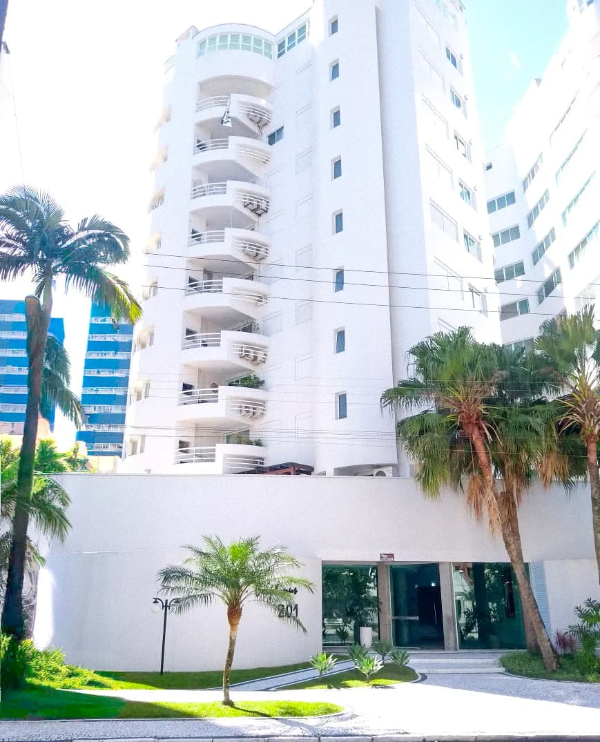 Viva o Melhor de Caiobá em um Verdadeiro Condomínio Clube